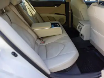 Camry Hybrid Încălzire Volan Încălzit CarPlay Camere360'