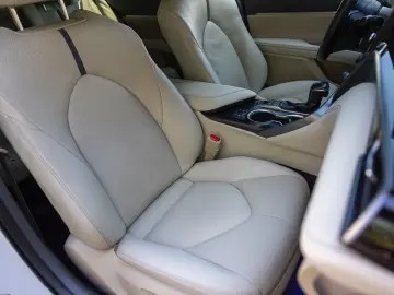 Camry Hybrid Încălzire Volan Încălzit CarPlay Camere360'