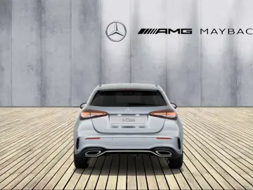 A 180 AMG MBUX-Navi Multibeam Pano RFK Totwinkel