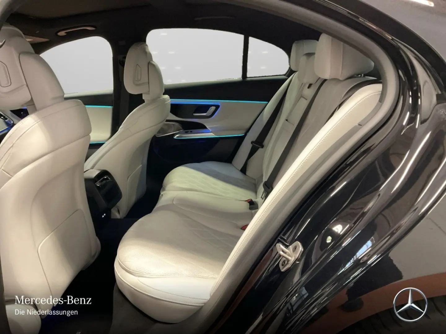 E 300 de AMG Prem. PANO 20  AHK 360  Bur4D DIGI