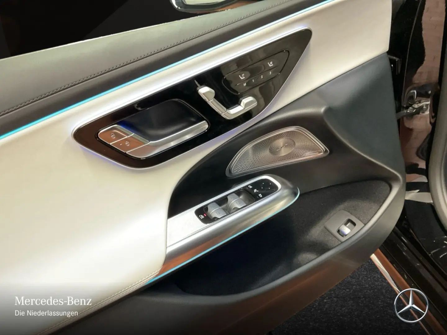 E 300 de AMG Prem. PANO 20  AHK 360  Bur4D DIGI