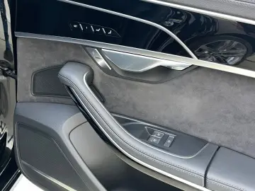 Audi A8 55 TFSI quattro Tiptronic MHEV