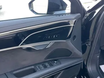 Audi A8 55 TFSI quattro Tiptronic MHEV