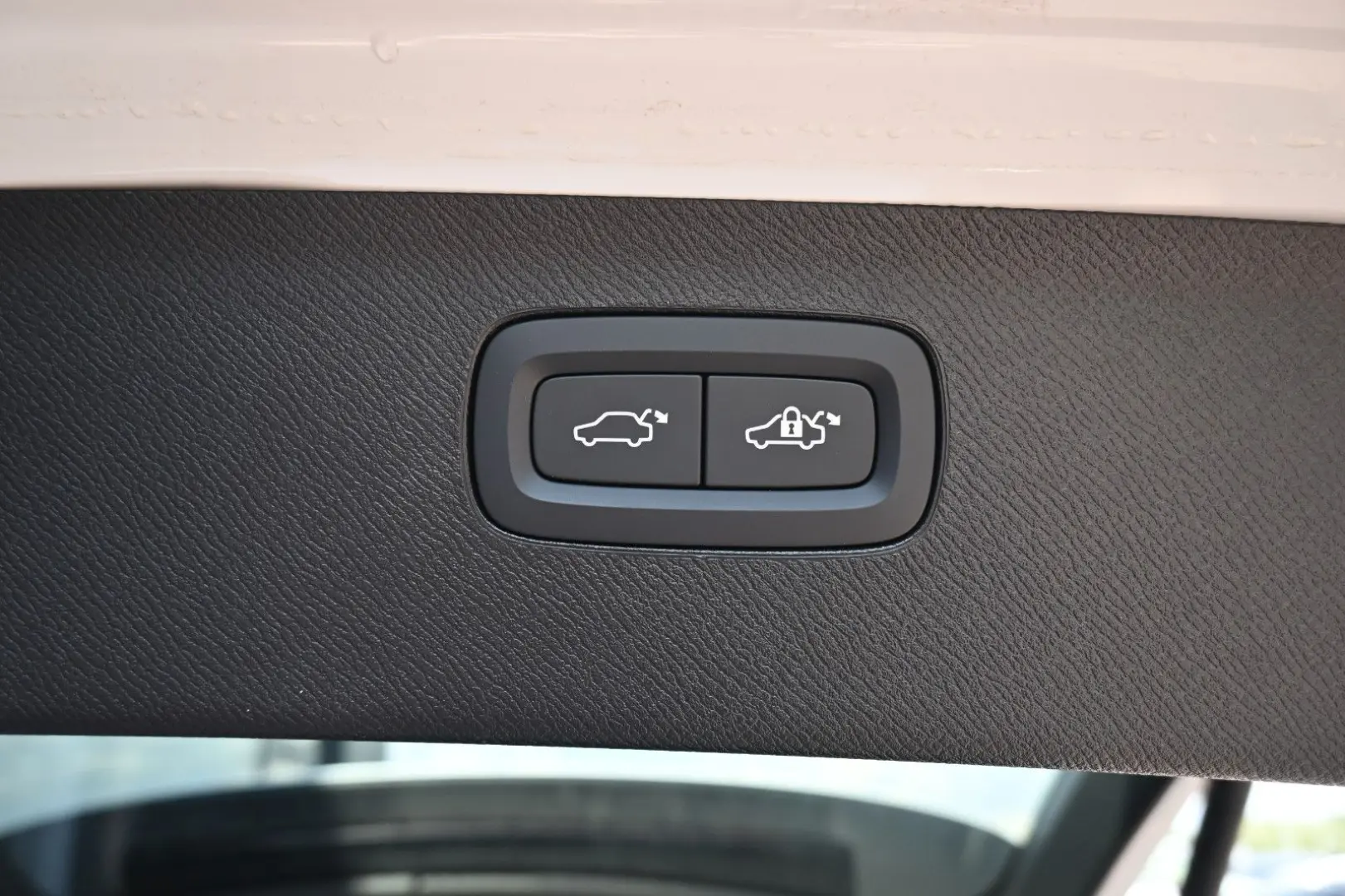 XC90 T8 RC AWD Plus Dark 360