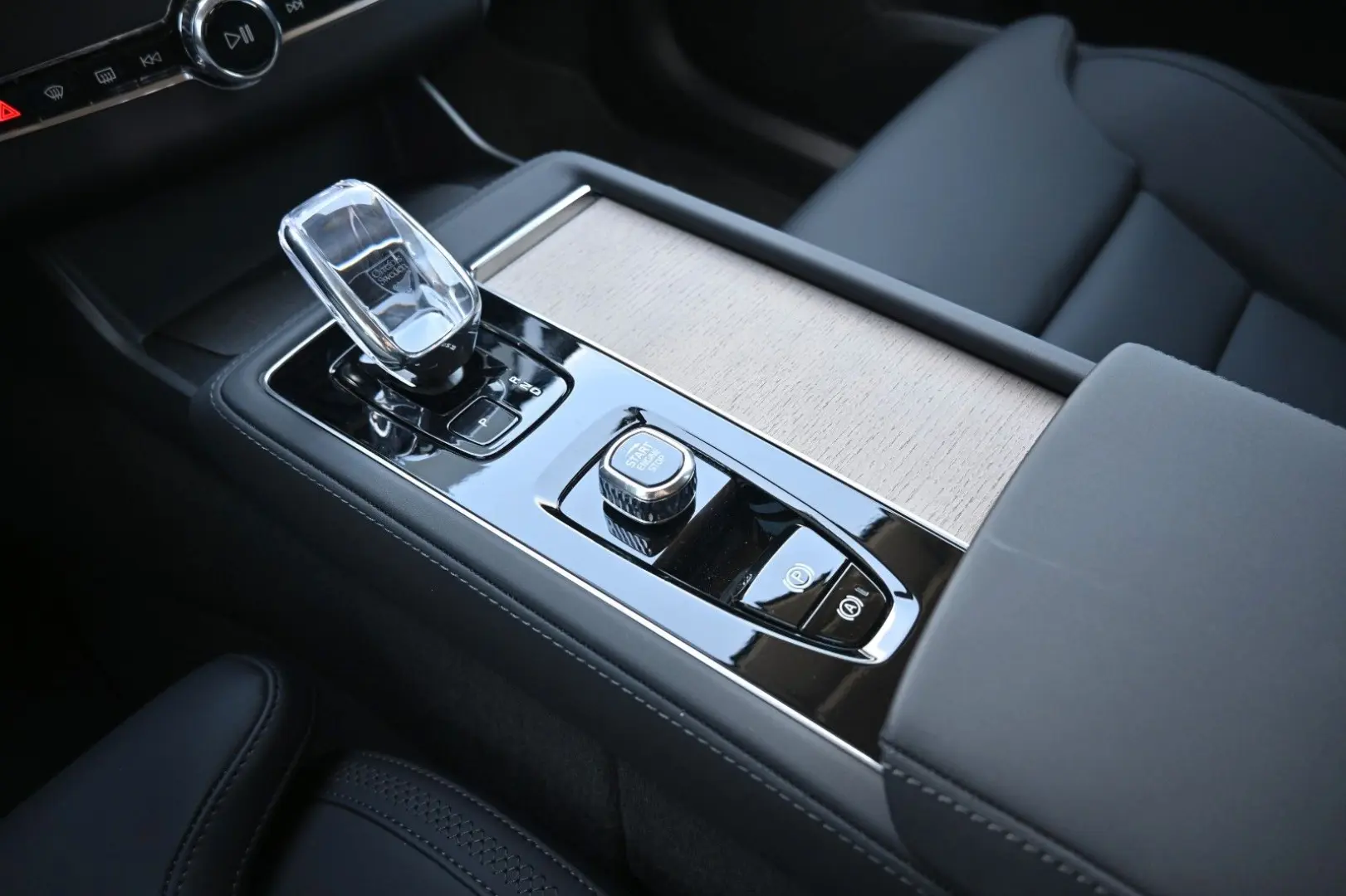 XC90 T8 RC AWD Plus Dark 360