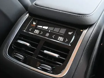 XC90 T8 RC AWD Plus Dark 360