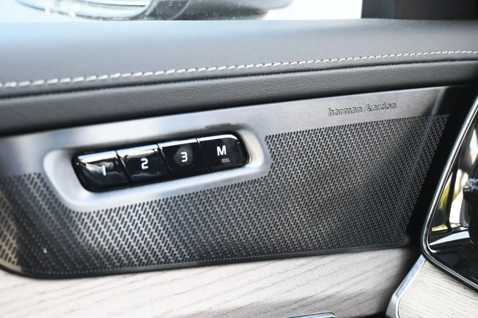 XC90 T8 RC AWD Plus Dark 360