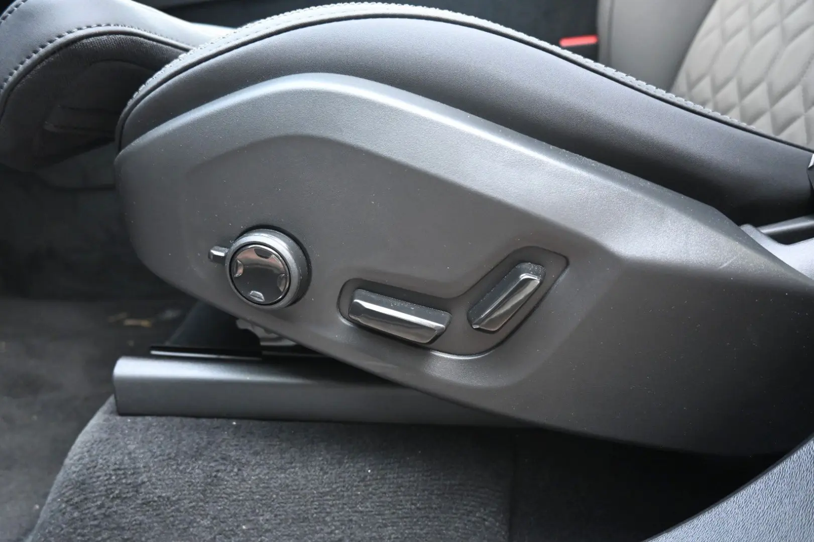 XC90 T8 RC AWD Plus Dark 360