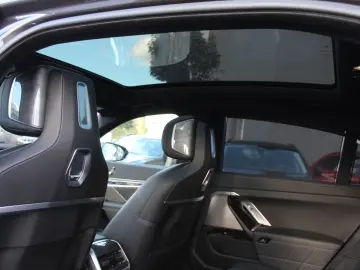 750 e xDrive Design Pure Excellence  Sky Lounge