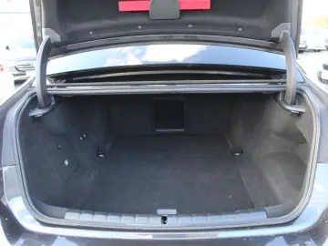 750 e xDrive Design Pure Excellence  Sky Lounge