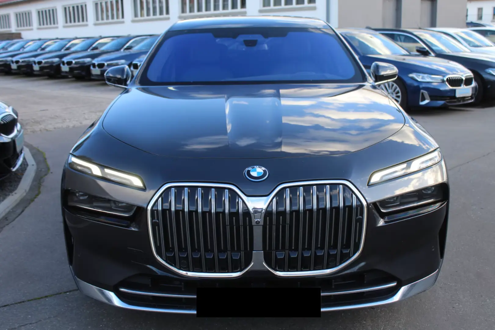 750 e xDrive Design Pure Excellence  Sky Lounge