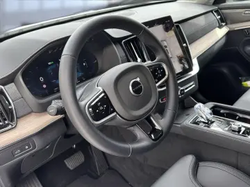 XC 90 Plus Bright Recharge Plug-In Hybrid AWD
