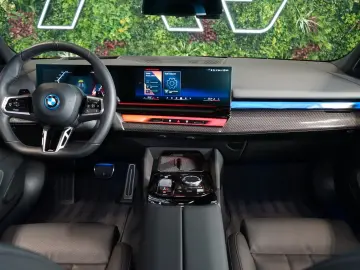 550e xDRIVE BOWERS HUD 360 64.298€ NETTO