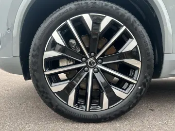 XC90 T8 AWD Plus Dark 7-Seats Facelift