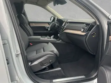 XC90 T8 AWD Plus Dark 7-Seats Facelift