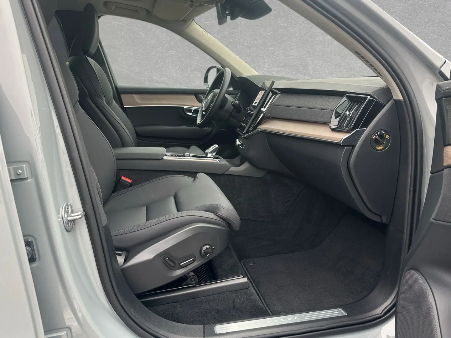 XC90 T8 AWD Plus Dark 7-Seats Facelift