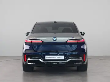 i7 M70 xDrive