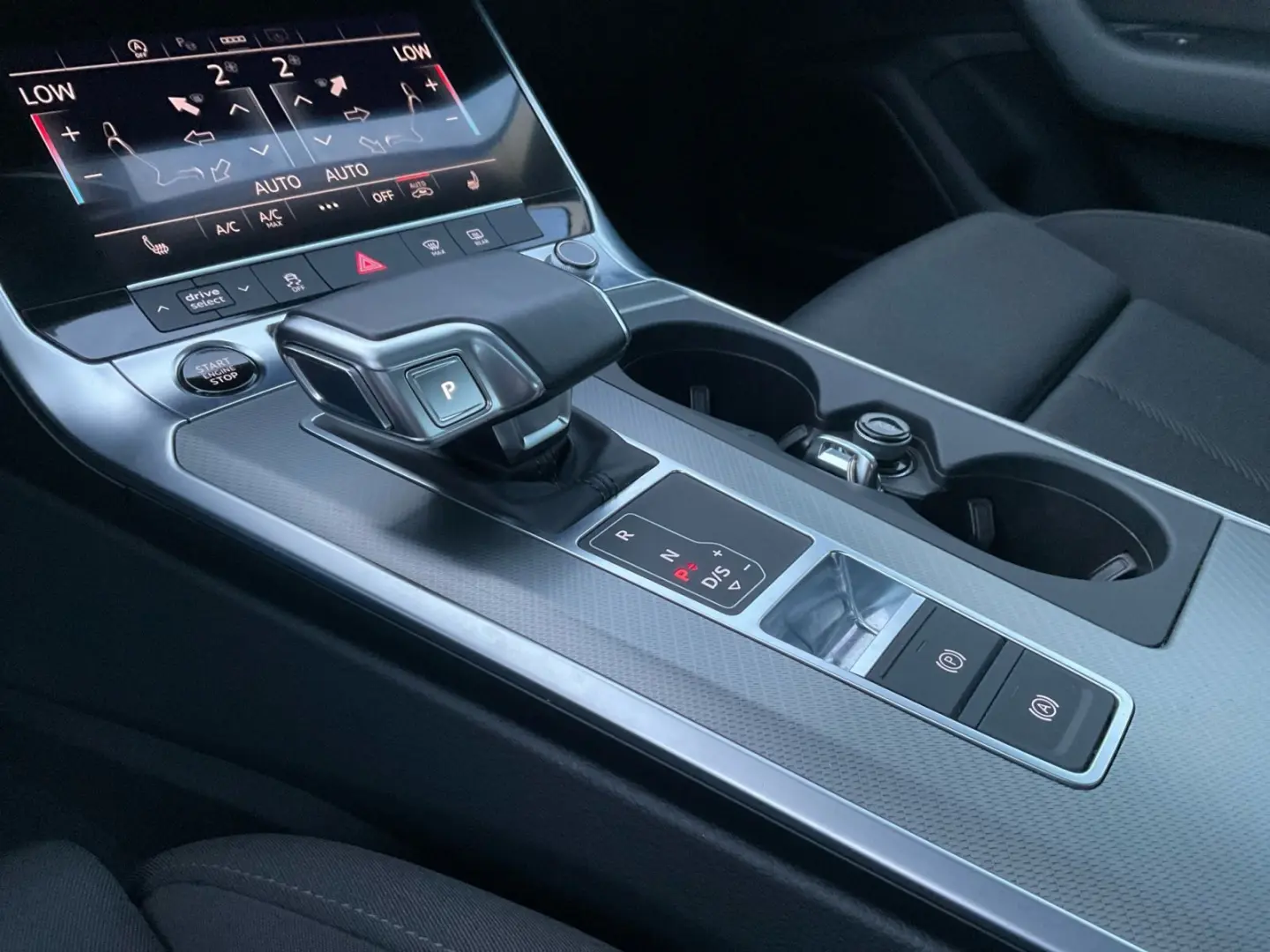 A6 Limousine 40 TDI quattro Sport AHK PANO ACC