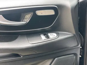 Mercedes-Benz Vito 114CDI AUTOMAT LUNG USI SPATE