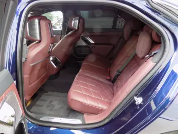 750e xDrive M-Sport Full-LED Massage