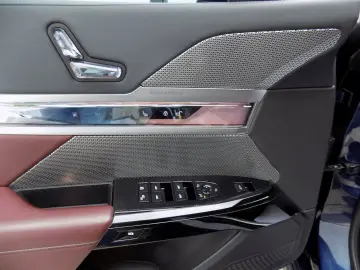 750e xDrive M-Sport Full-LED Massage