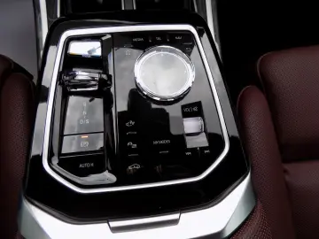 750e xDrive M-Sport Full-LED Massage