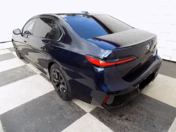 750e xDrive M-Sport Full-LED Massage