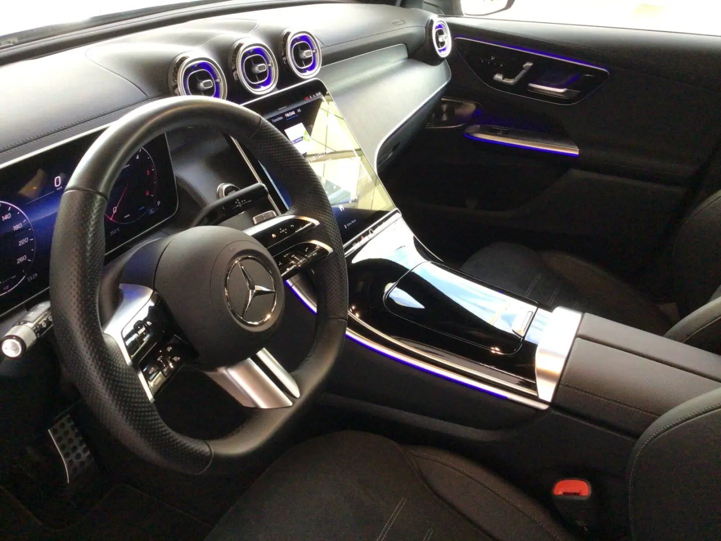 GLC 300 d 4M AMG Line Advanced Plus AHK Pano 20'