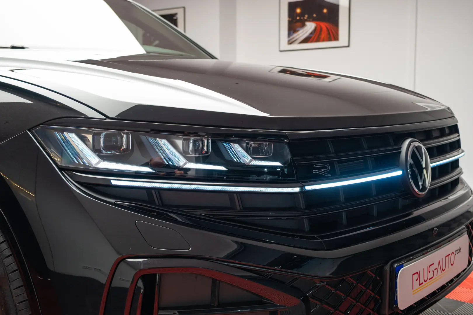 Volkswagen Touareg R-Line Black Style   V6 TDI - STOC!!!