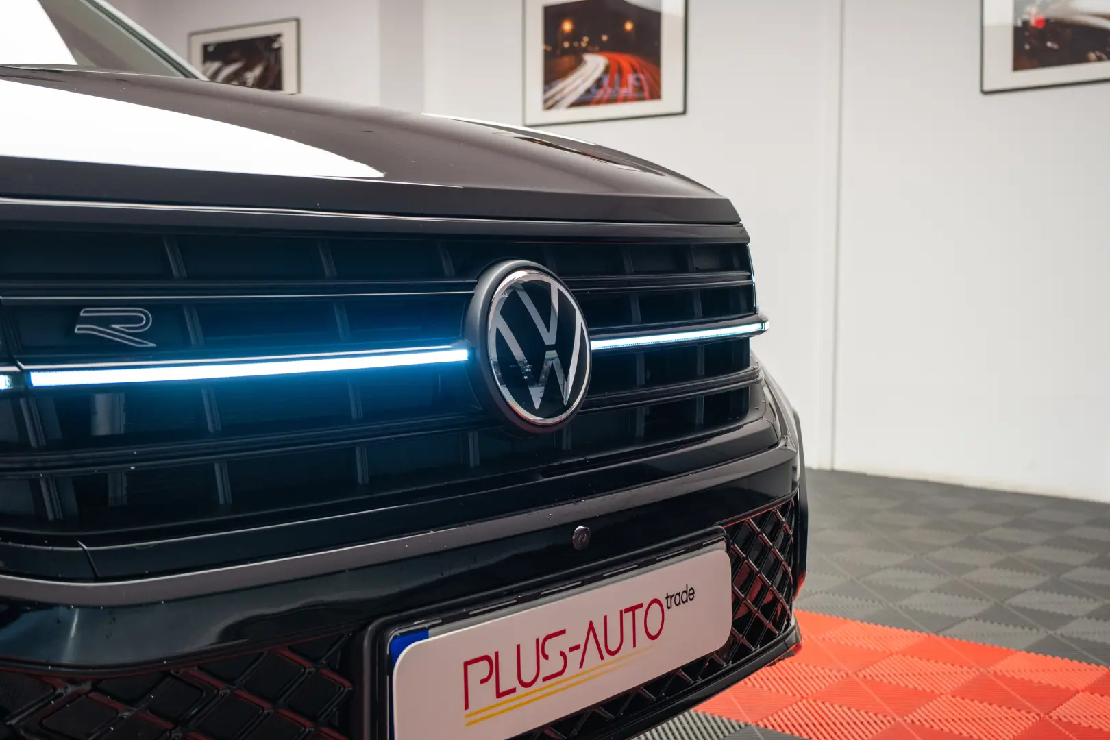 Volkswagen Touareg R-Line Black Style   V6 TDI - STOC!!!