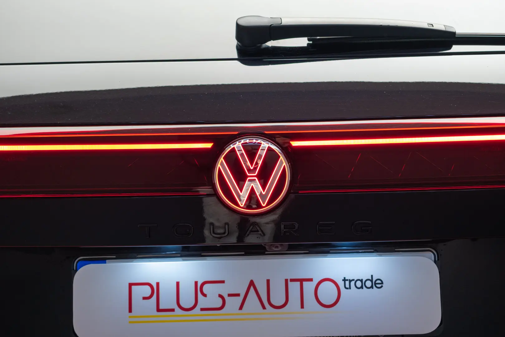 Volkswagen Touareg R-Line Black Style   V6 TDI - STOC!!!