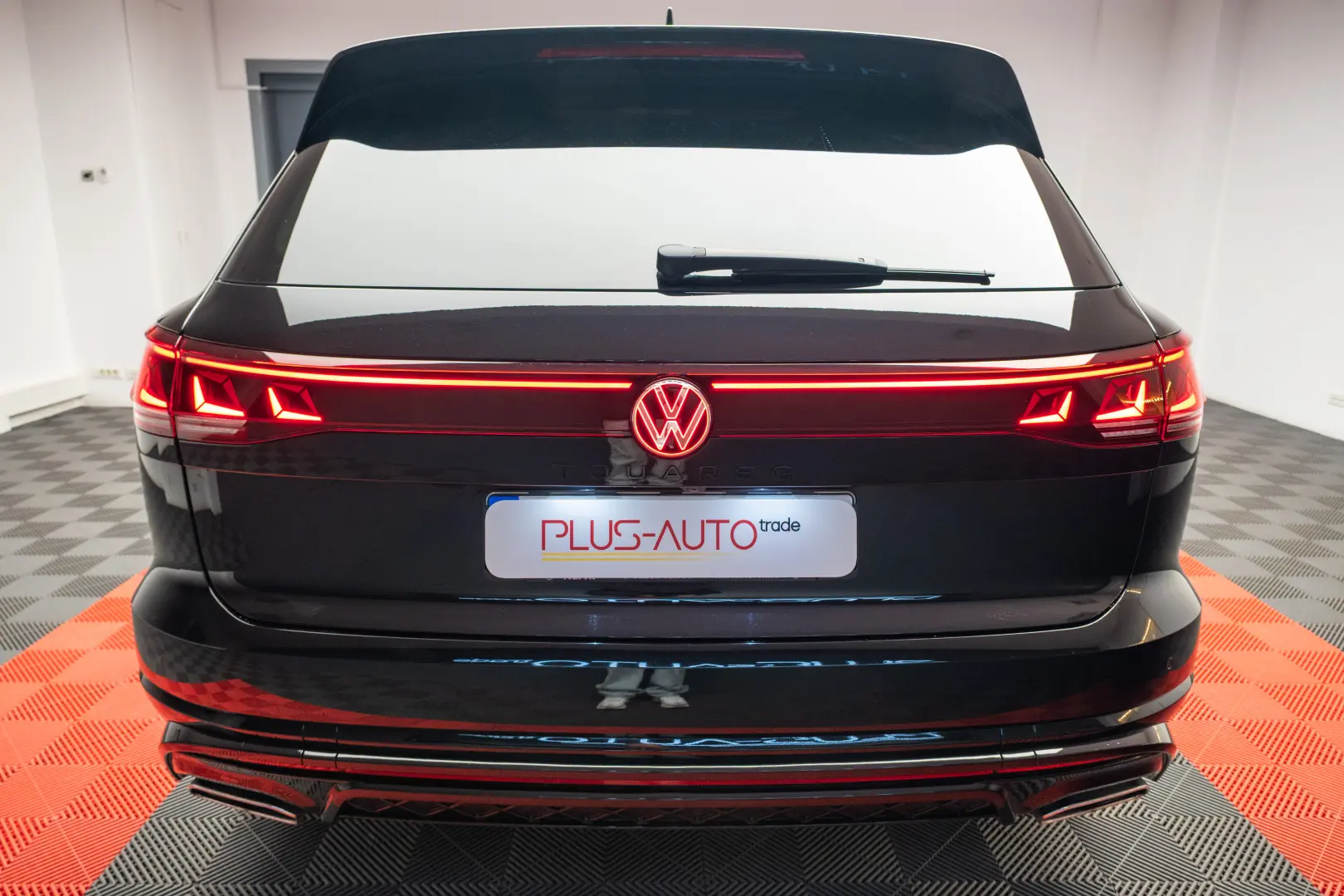 Volkswagen Touareg R-Line Black Style   V6 TDI - STOC!!!