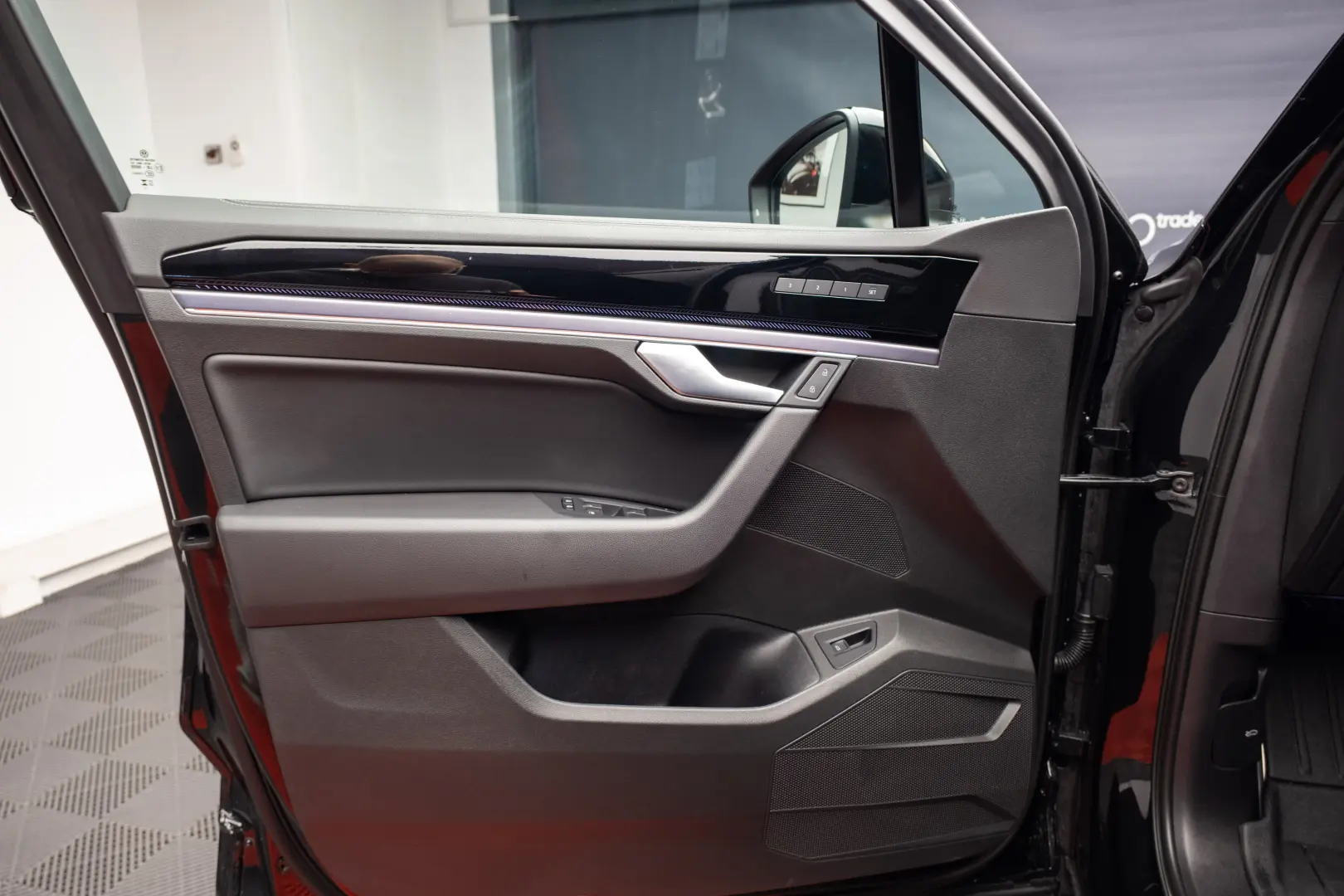 Volkswagen Touareg R-Line Black Style   V6 TDI - STOC!!!