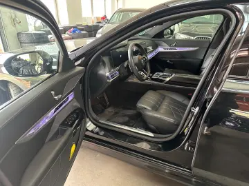 750 e xDrive M SPORT  FEE EXEC EXCL - TV