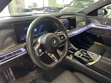 750 e xDrive M SPORT  FEE EXEC EXCL - TV