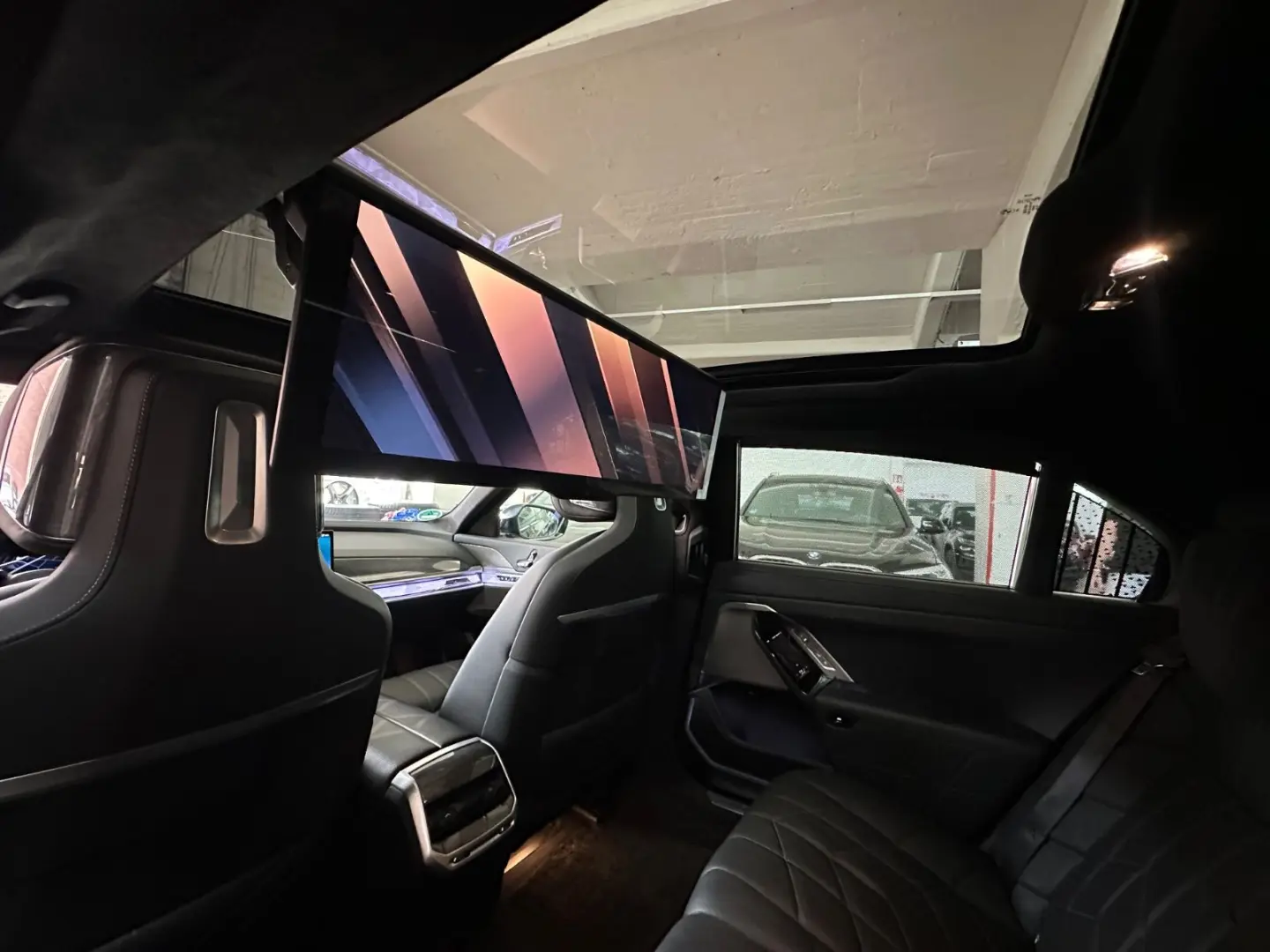 750 e xDrive M SPORT  FEE EXEC EXCL - TV