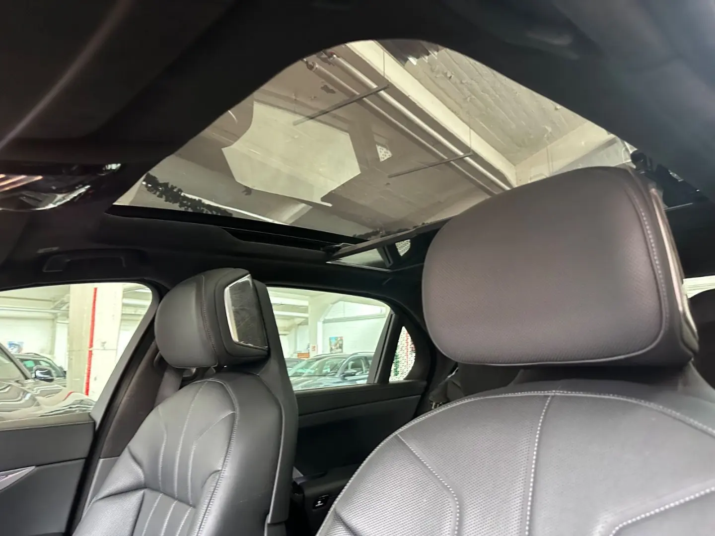 750 e xDrive M SPORT  FEE EXEC EXCL - TV