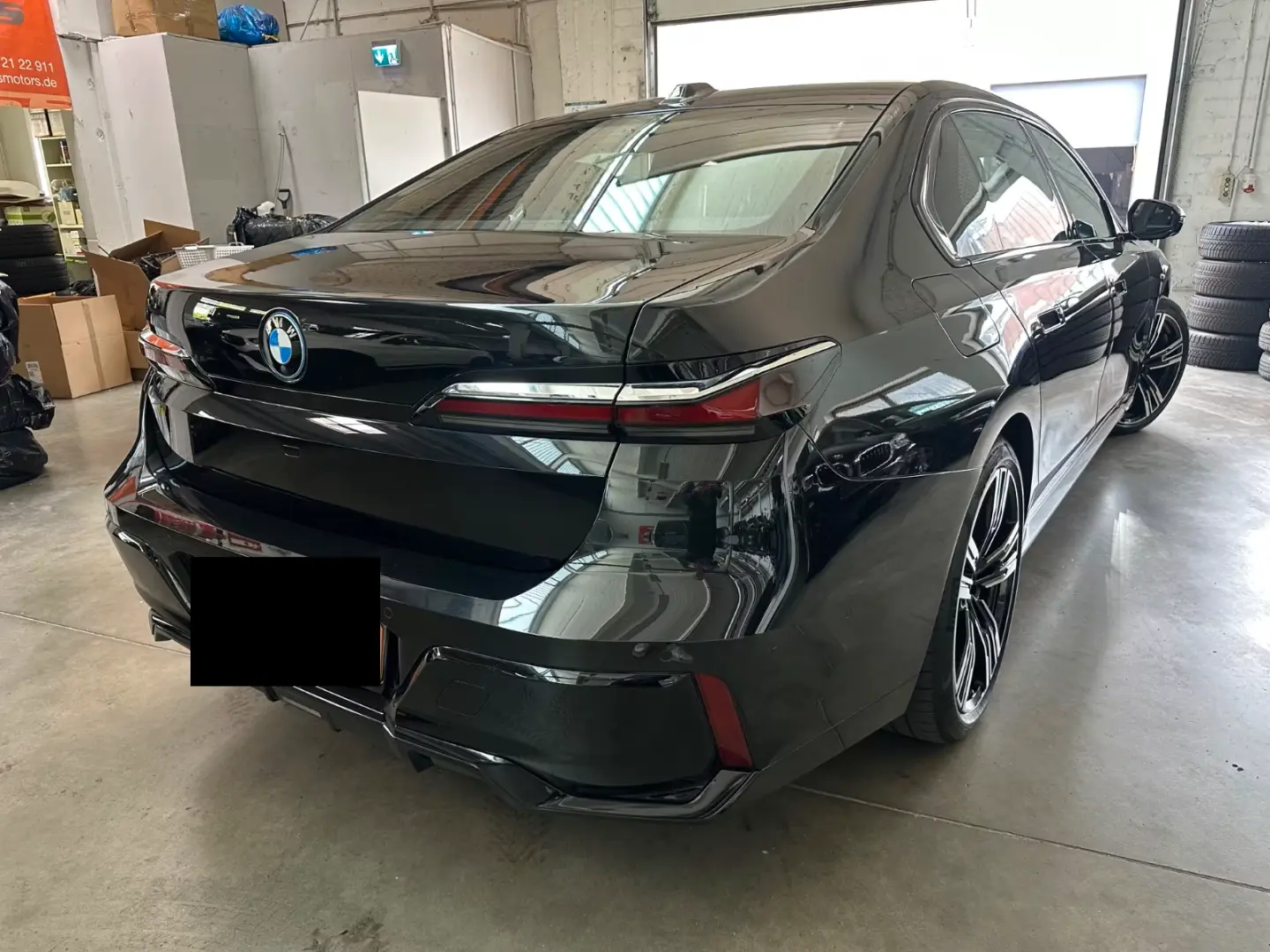 750 e xDrive M SPORT  FEE EXEC EXCL - TV