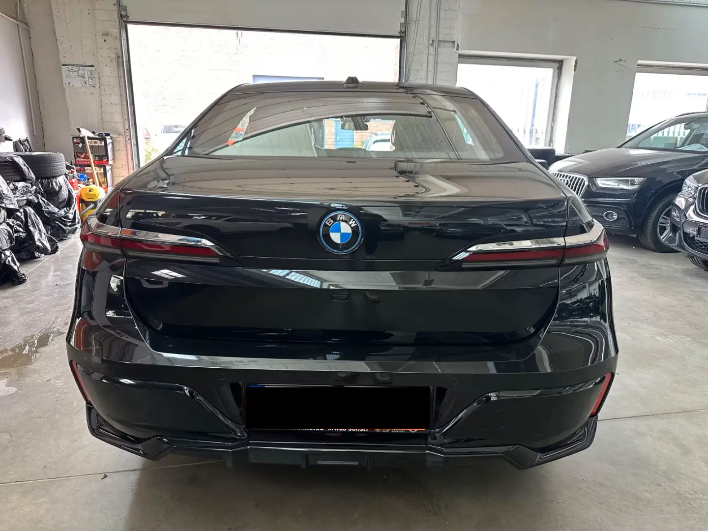 750 e xDrive M SPORT  FEE EXEC EXCL - TV