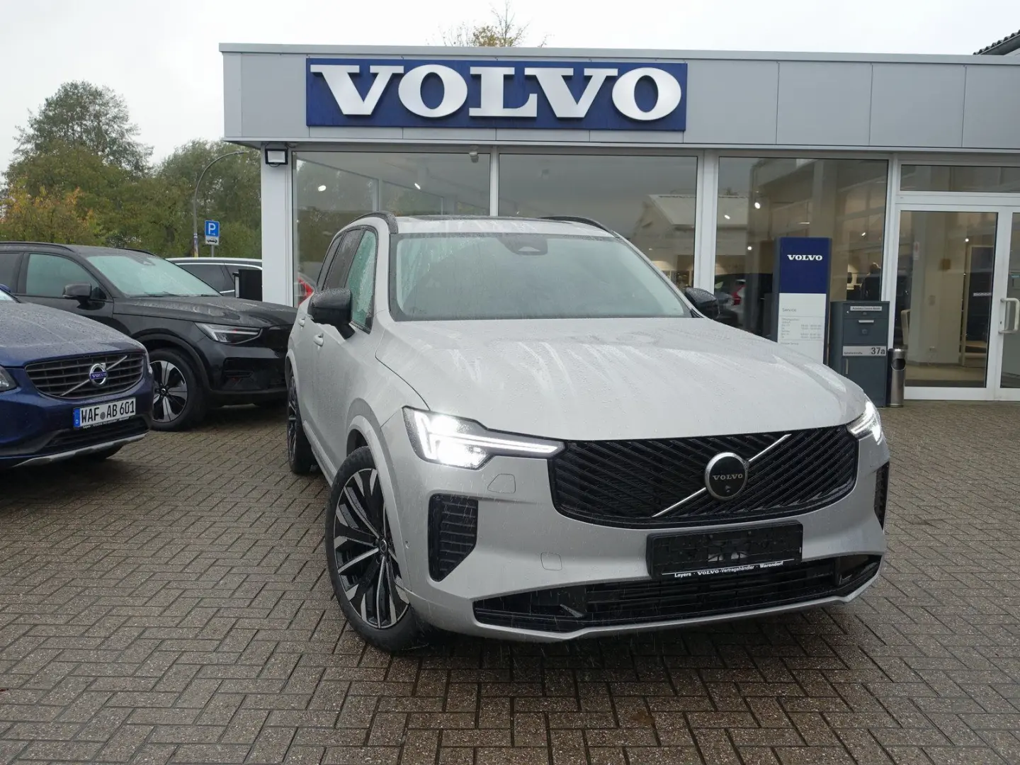 XC90 PlusDark T8 AWD PHEV AirSusp Ventilation 360 TowHook