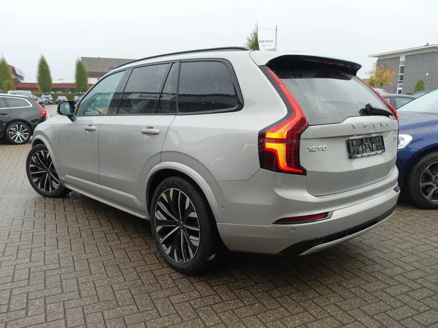 XC90 PlusDark T8 AWD PHEV AirSusp Ventilation 360 TowHook