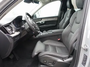 XC90 PlusDark T8 AWD PHEV AirSusp Ventilation 360 TowHook