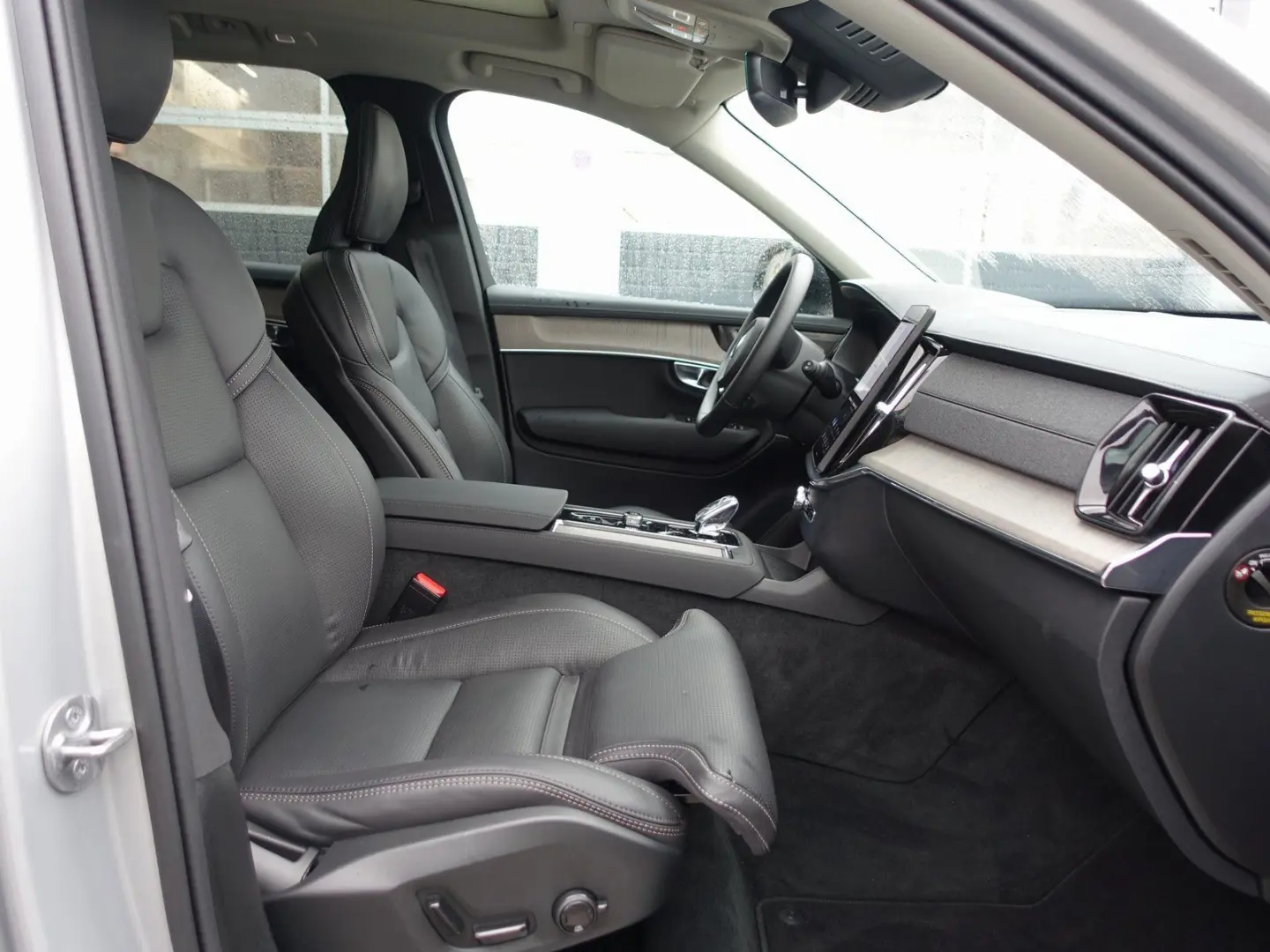 XC90 PlusDark T8 AWD PHEV AirSusp Ventilation 360 TowHook