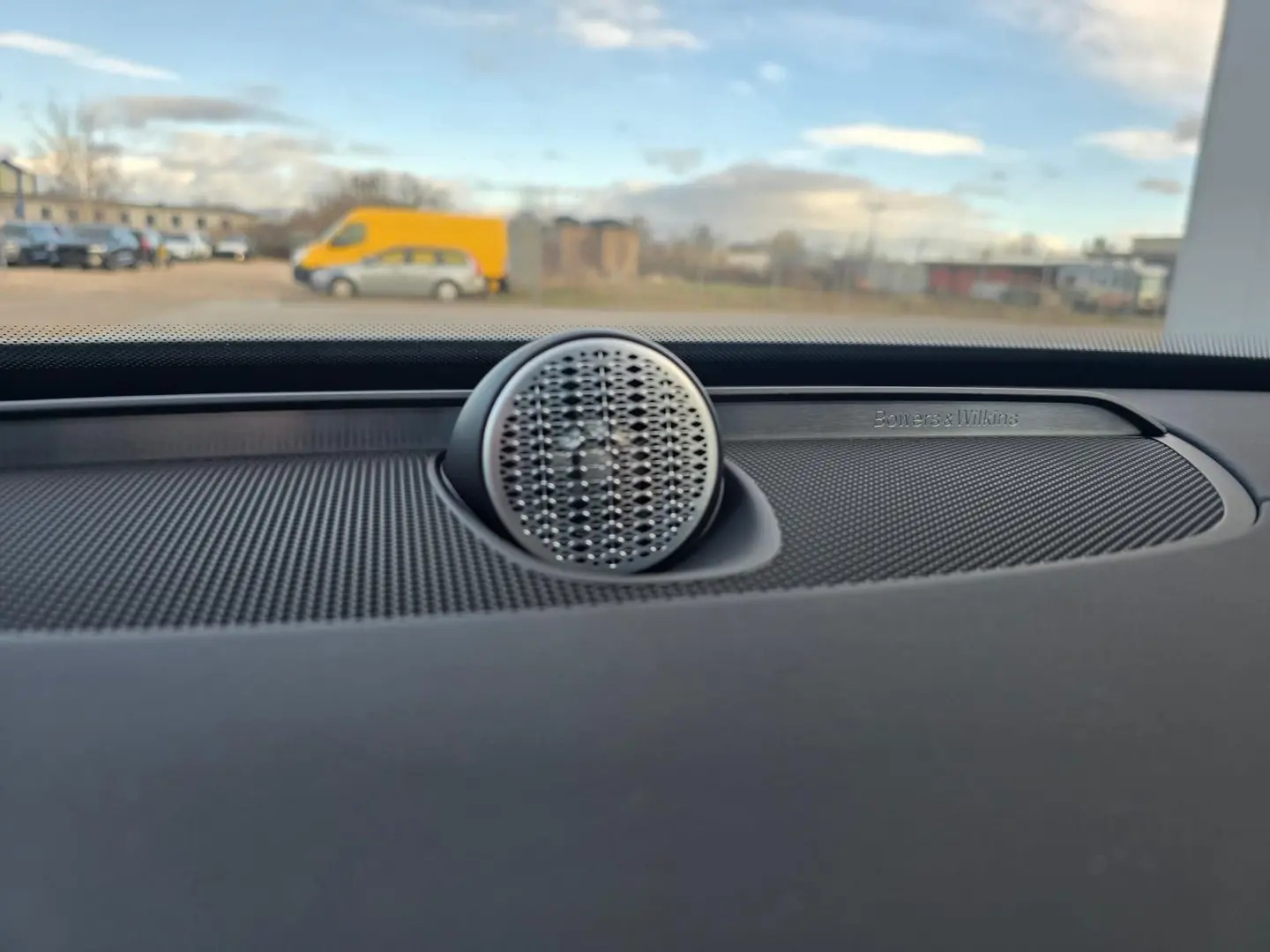 XC90 T8 AWD UltraDark Bowers Massage 360 AirSusp