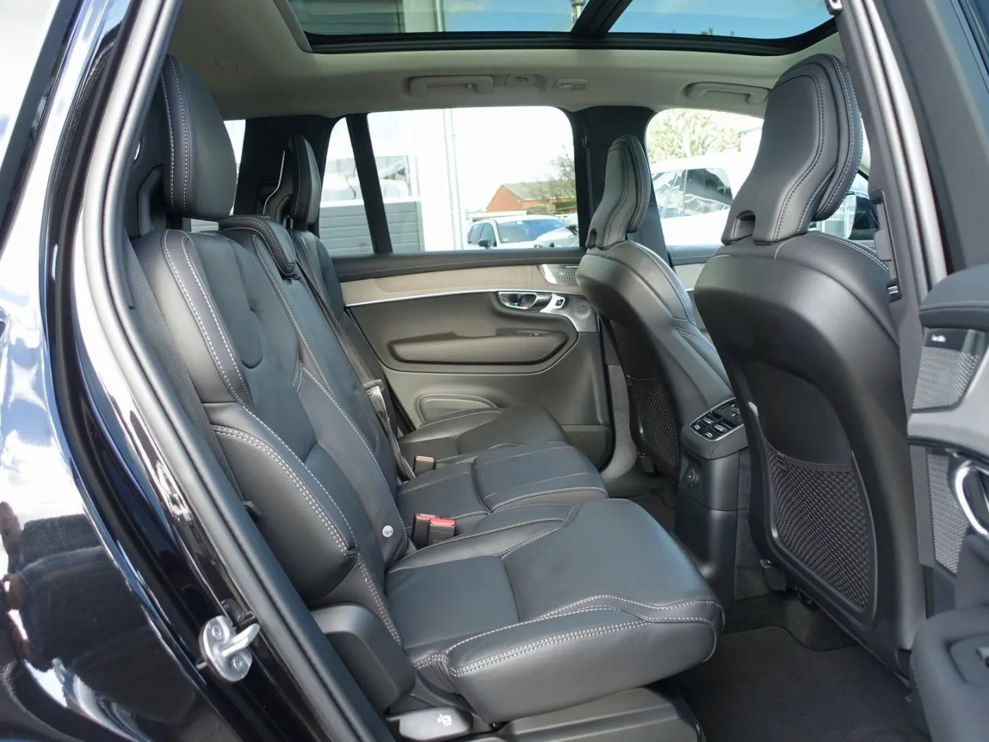 XC90 Plus Dark T8 AWD PHEV Bowers Ventilation AirSusp 360