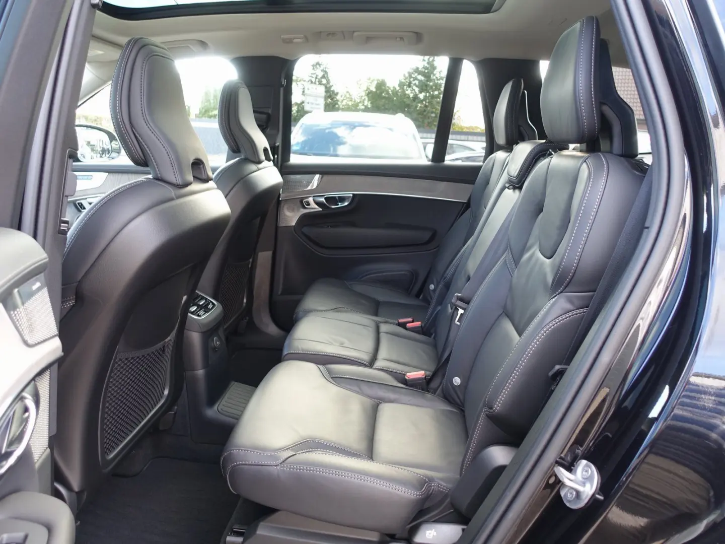 XC90 Plus Dark T8 AWD PHEV Bowers Ventilation AirSusp 360