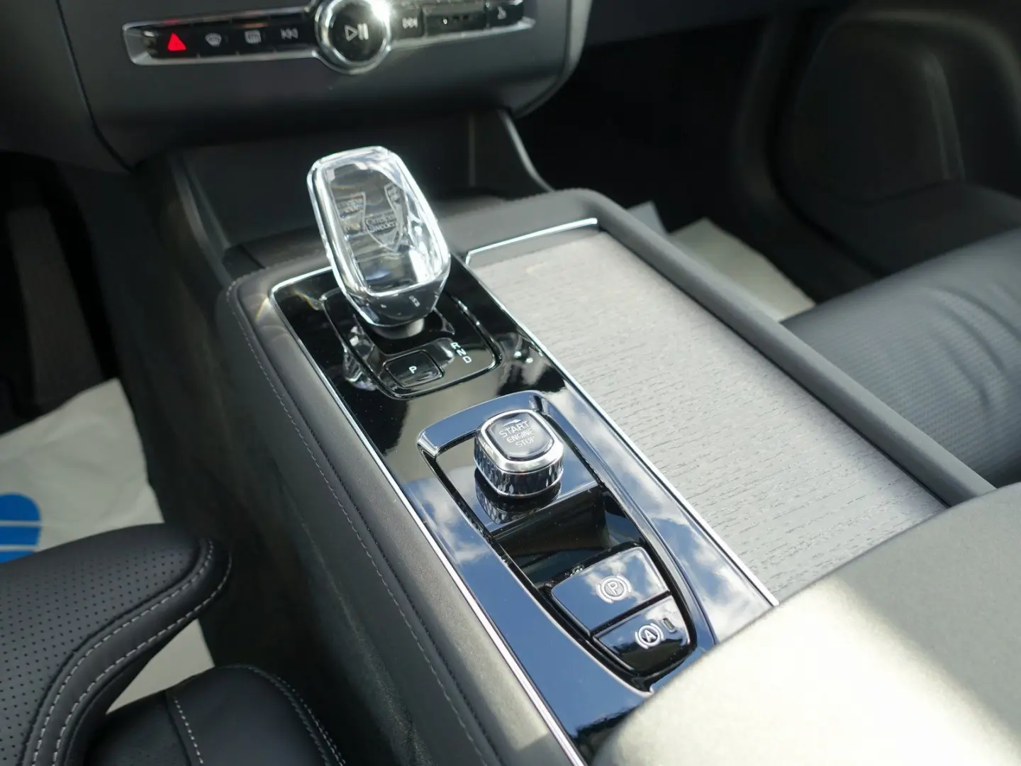 XC90 Plus Dark T8 AWD PHEV Bowers Ventilation AirSusp 360