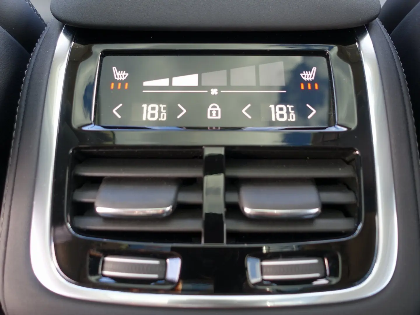 XC90 Plus Dark T8 AWD PHEV Bowers Ventilation AirSusp 360