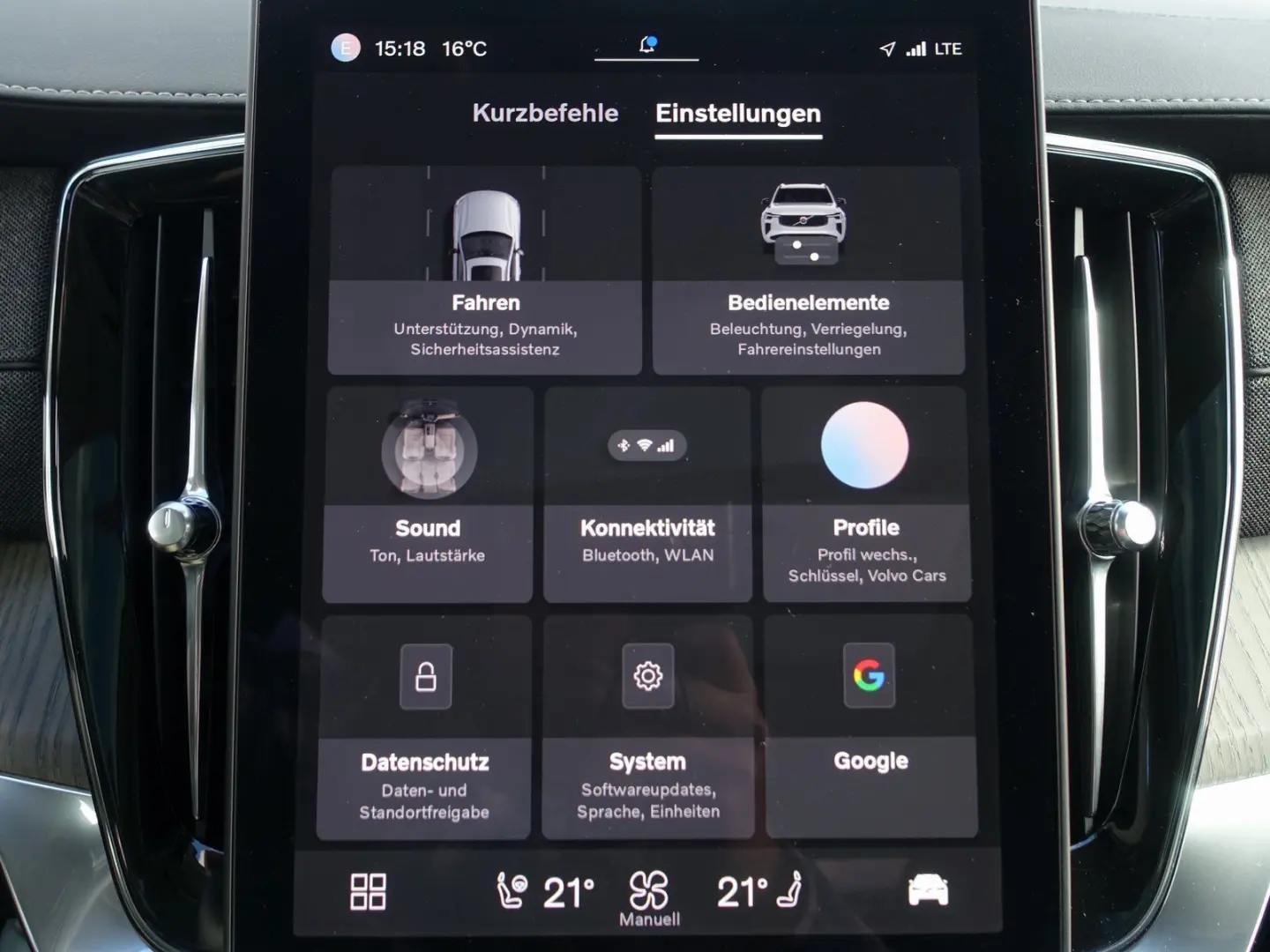 XC90 Plus Dark T8 AWD PHEV Bowers Ventilation AirSusp 360