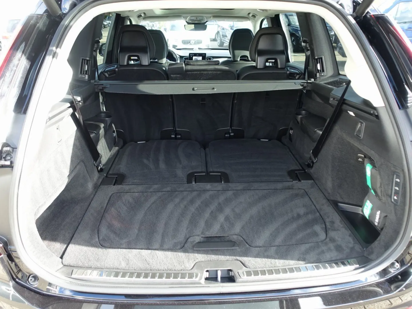 XC90 Plus Dark T8 AWD PHEV Bowers Ventilation AirSusp 360